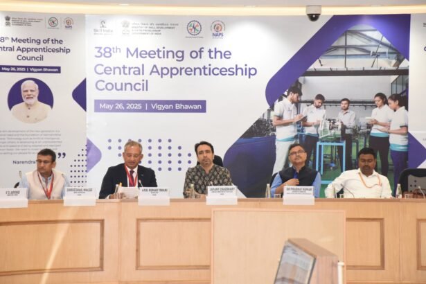 केंद्रीय प्रशिक्षुता परिषद ने एनएपीएस और एनएटीएस के तहत युवाओं के लिए वजीफे में 36 प्रतिशत वृद्धि की सिफारिश की