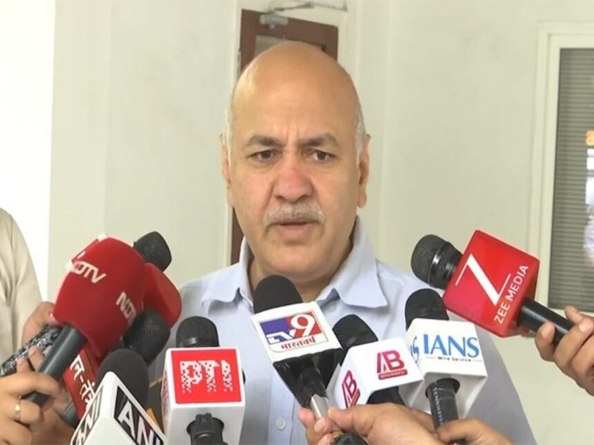 कक्षा निर्माण में भ्रष्टाचार का मामला : ACB के समक्ष पेश हुए मनीष सिसोदिया, कहा- मामला राजनीति से प्रेरित