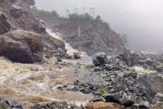 उत्तराखंड में भारी बारिश, चारधाम यात्रा रुकी: बड़कोट-यमुनोत्री मार्ग पर भूस्खलन, 2 लोगों के शव बरामद