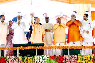 अकबरपुर बस स्टेशन का नाम तो शिव बाबा धाम के नाम पर होना चाहिए : CM Yogi