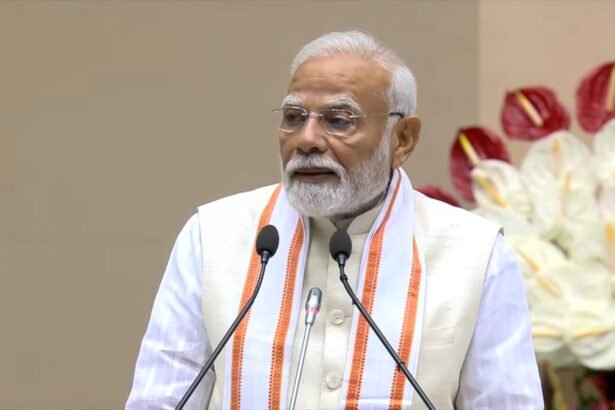 जैन मुनि आचार्य विद्यानंद महाराज का जन्म शताब्दी समारोह : PM मोदी ने डाक टिकट, सिक्के जारी किए, बोले- आचार्य विद्यानंद का जीवन त्याग की मिसाल