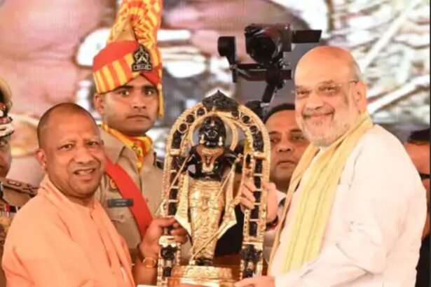 लखनऊ में सिपाहियों को बांटे जॉइनिंग लेटर, अमित शाह बोले-योगी सरकार में गुंडों का फरमान नहीं चलता