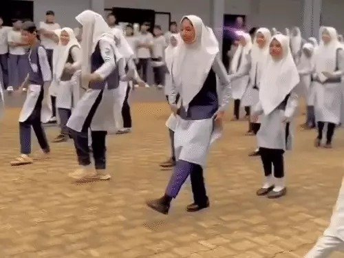 केरल के स्कूलों में जुम्बा क्लास, मुस्लिम संगठन का विरोध: बोले- ये अश्लीलता, शिक्षा मंत्री ने कहा- ऐसी सोच ड्रग्स से ज्यादा जहरीली