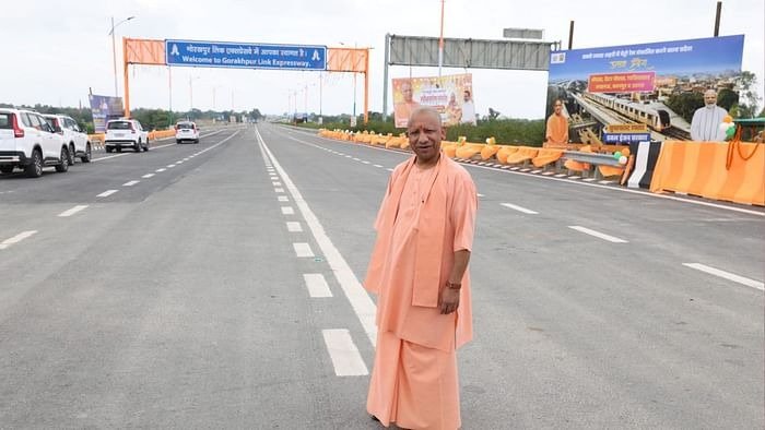 पूर्वांचल को CM योगी ने दी बड़ी सौगात, गोरखपुर लिंक एक्सप्रेस-वे का किया लोकार्पण