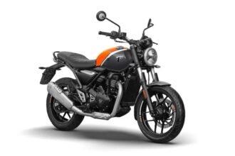 ट्रायम्फ स्पीड T4 नए ऑरेंज कलर के साथ लॉन्च, कीमत ₹2.05 लाख