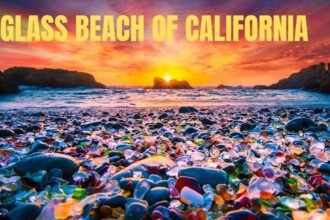 ग्लास बीच : यहां फेंके गए कांच के टुकड़ों पर प्रकृति ने की कलाकारी