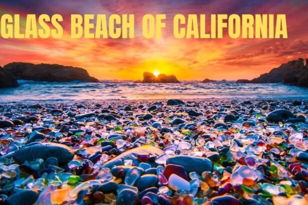 ग्लास बीच : यहां फेंके गए कांच के टुकड़ों पर प्रकृति ने की कलाकारी