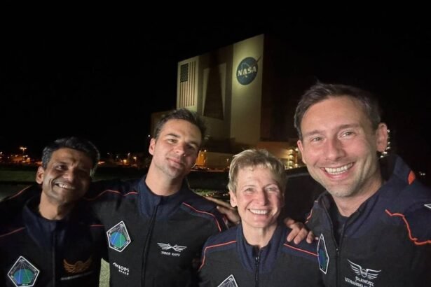 शुभांशु शुक्ला समेत चारों एस्ट्रोनॉट स्पेस स्टेशन रवाना, 41 साल बाद कोई भारतीय अंतरिक्ष में जा रहा