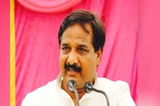 गोरखपुर में सांसद राम भुआल निषाद के खिलाफ NBW जारी, फर्जी लाइसेंस के मामले में चल रहे थे गैर हाजिर