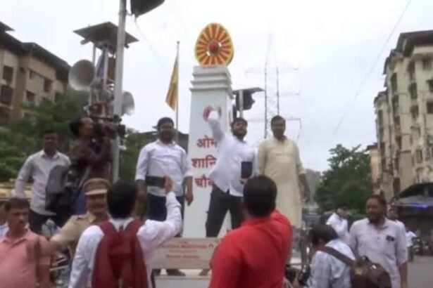 मराठी भाषा विवाद-ठाणे में राज ठाकरे की पार्टी का प्रदर्शन, MNS नेता-कार्यकर्ता हिरासत में लिए गए