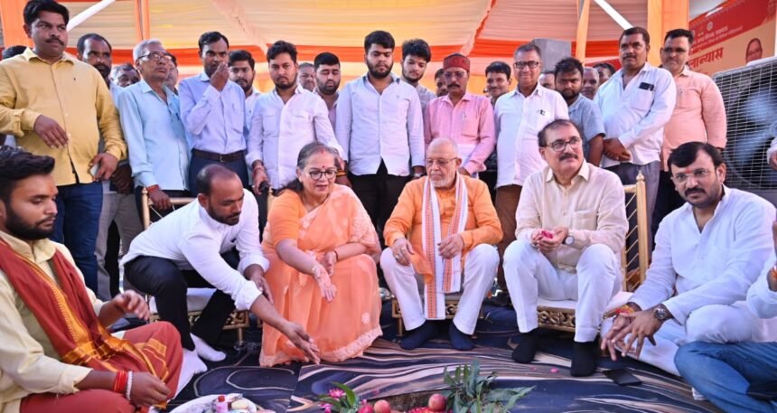“लखनऊ को आधुनिक स्वरूप देने की दिशा में बड़ा कदम – गोमती नगर विस्तार की 14 परियोजनाओं का शिलान्यास”