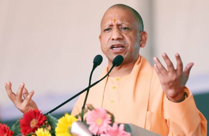 सीएम योगी आदित्यनाथ टीचर एलिजिबिलिटी टेस्ट (TET) अनिवार्यता के फैसले पर बेसिक शिक्षा विभाग को निर्देश देते हुए