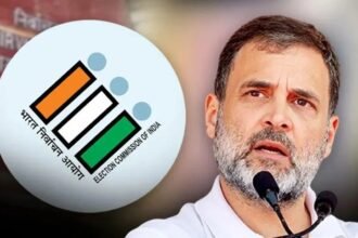 राहुल गांधी प्रेस कॉन्फ्रेंस में चुनाव आयोग पर निशाना साधते हुए, वोट डिलीशन विवाद पर टिप्पणी करते हुए