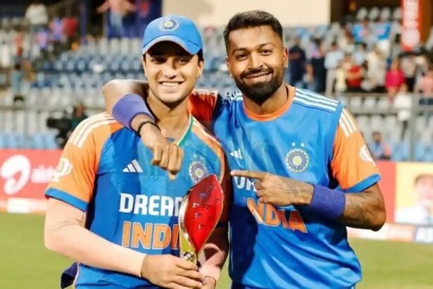 हार्दिक पांड्या और अभिषेक शर्मा एशिया कप 2025 में श्रीलंका के खिलाफ मुकाबले के दौरान चोटिल होकर मैदान से बाहर जाते हुए