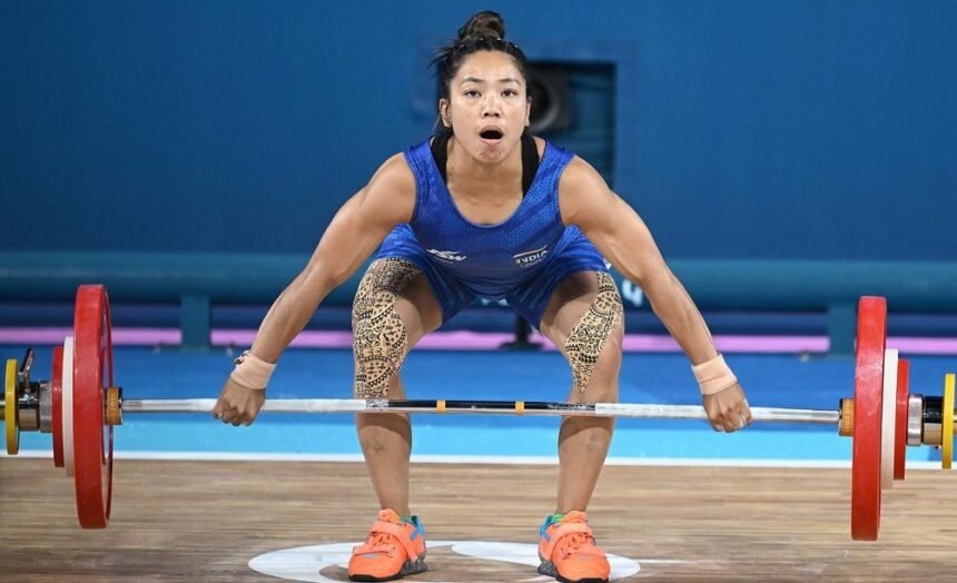 विश्व भारोत्तोलन चैंपियनशिप 2025 में मीराबाई चानू ने 199 किग्रा वजन उठाते हुए रजत पदक जीता, नॉर्वे के फोर्डे में हुआ मुकाबला।