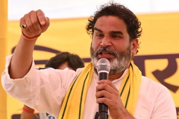 प्रशांत किशोर के खिलाफ 125 करोड़ की मानहानि का मुकदमा दायर करते बेतिया सांसद संजय जायसवाल की फाइल फोटो