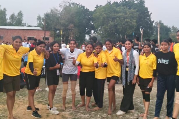 एसआर ग्रुप ऑफ इंस्टीट्यूशन्स के छात्रों ने ए.के.टी.यू. जोनल फेस्ट 2025 में एथलेटिक और टीम गेम्स में पदक जीतते हुए उत्साह से प्रदर्शन किया। छात्रों के चेहरों पर खुशी और गर्व झलक रहा है, जबकि उन्होंने स्वर्ण, रजत और कांस्य पदक अपने हाथों में पकड़े हैं।