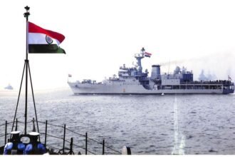 भारतीय नौसेना के माहे श्रेणी के पनडुब्बी रोधी उथले जलयान (एएसडब्ल्यू-एसडब्ल्यूसी) का कोच्चि शिपयार्ड में जलावतरण। स्वदेशी निर्माण, आधुनिक तकनीक और तटीय सुरक्षा का प्रतीक।