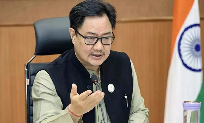 केंद्र सरकार ने 30 नवंबर को सर्वदलीय बैठक बुलाई, संसदीय कार्य मंत्री विपक्ष के साथ चर्चा करते हुए