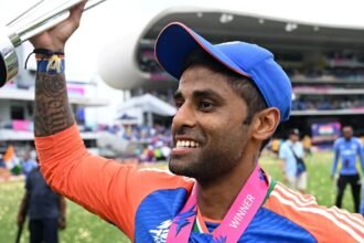 भारत के कप्तान सूर्यकुमार यादव T20 वर्ल्ड कप 2025 की तैयारी के दौरान मीडिया से बातचीत करते हुए।