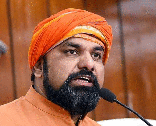 बेगूसराय में मुठभेड़ के दौरान पुलिस और एसटीएफ की टीम शिवदत्त राय को घेरते हुए