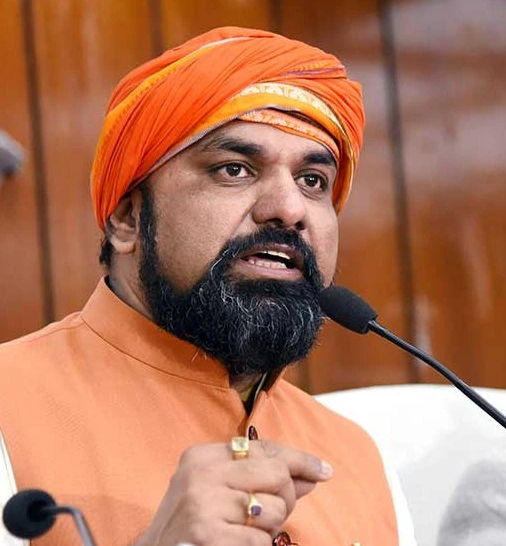 बेगूसराय में मुठभेड़ के दौरान पुलिस और एसटीएफ की टीम शिवदत्त राय को घेरते हुए