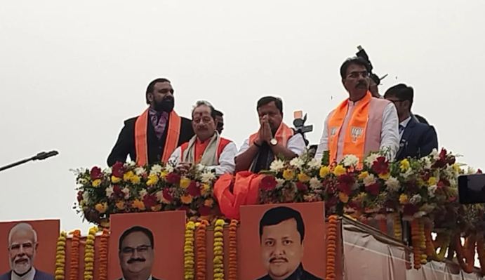 “नितिन नबीन का पटना में भव्य रोड शो, एयरपोर्ट से नेहरू पथ तक भारी जनसैलाब और कार्यकर्ताओं का उत्साह”