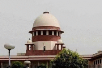 सुप्रीम कोर्ट ने अवैध निर्माणों के खिलाफ कड़ा रुख अपनाया, सिकंदराबाद के मामले में याचिका खारिज करते हुए उल्लंघनकर्ताओं पर जुर्माना और गिराने की कार्रवाई का आदेश दिया