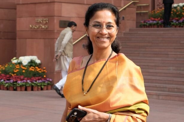 सुप्रिया सुले संसद में ‘राइट टू डिस्कनेक्ट बिल 2025’ पेश करते हुए