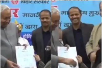 पटना में आयुष चिकित्सकों के कार्यक्रम के दौरान मुख्यमंत्री नीतीश कुमार और महिला डॉक्टर नुसरत परवीन की मंच पर मौजूदगी की एक फाइल फोटो।