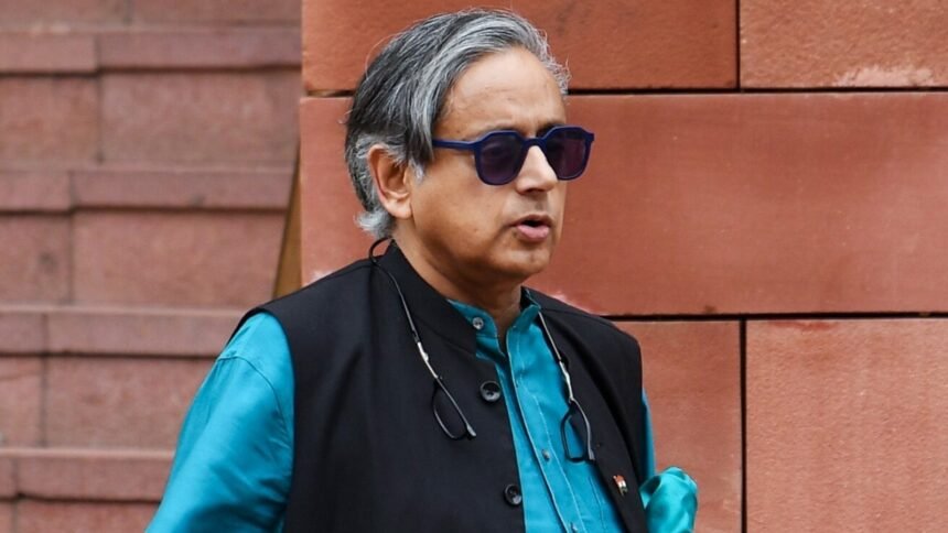 शशि थरूर नालंदा विश्वविद्यालय के नए परिसर का निरीक्षण करते हुए, MEA की अज्ञात योगदानों की सराहना करते हुए