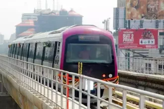 बेंगलुरु में पिंक और ब्लू लाइन मेट्रो परियोजना के तहत बनता मेट्रो कॉरिडोर, यात्रियों को 2026 में मिलने वाली राहत का संकेत