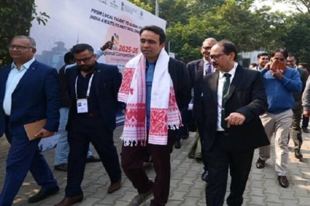 गुवाहाटी विश्वविद्यालय में इंडियास्किल्स क्षेत्रीय प्रतियोगिता 2025-26 का उद्घाटन करते हुए कौशल विकास मंत्री जयंत चौधरी