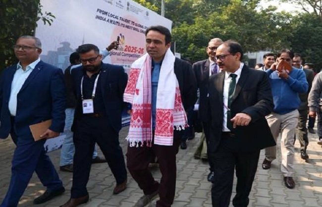 गुवाहाटी विश्वविद्यालय में इंडियास्किल्स क्षेत्रीय प्रतियोगिता 2025-26 का उद्घाटन करते हुए कौशल विकास मंत्री जयंत चौधरी