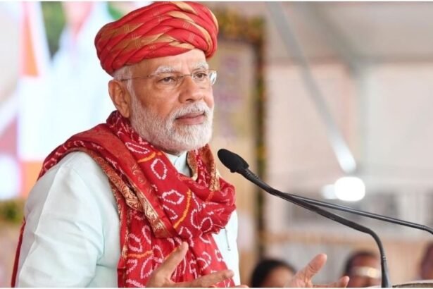 प्रधानमंत्री नरेंद्र मोदी सौमनाथ मंदिर में ओंकार मंत्र जाप और शौर्य यात्रा में भाग लेते हुए