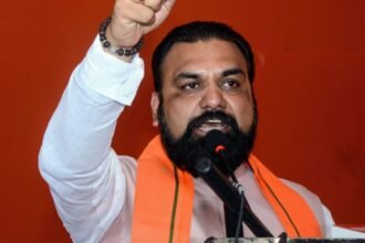 बिहार के उपमुख्यमंत्री सम्राट चौधरी औद्योगिक विकास और बंद चीनी मिलों के पुनरारंभ की घोषणा करते हुए