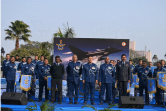 नई दिल्ली के राजीव चौक एम्फीथिएटर में भारतीय वायु सेना बैंड का ‘वंदे मातरम’ और अन्य धुनों के साथ प्रदर्शन