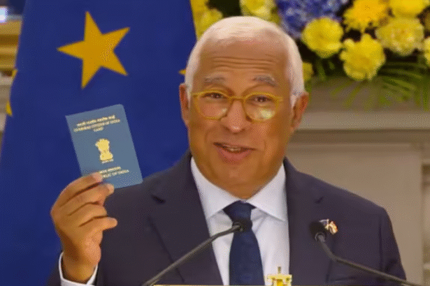 भारत-ईयू समझौते के दौरान OCI कार्ड दिखाते यूरोपीय परिषद अध्यक्ष एंतोनियो कोस्टा