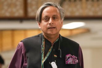 शशि थरूर के दुबई दौरे और CPM से बातचीत की अटकलों पर केरल की राजनीति में चर्चा