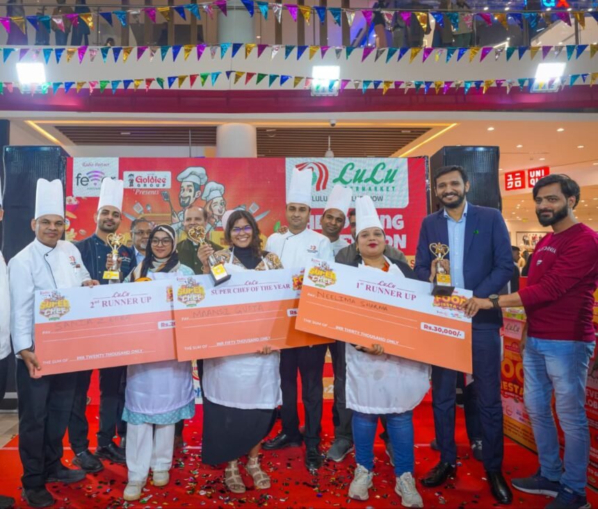 लुलु फूड फिएस्टा 2025 में गोल्डी प्रायोजित लुलु सुपर शेफ प्रतियोगिता में प्रतिभागी लाइव कुकिंग करते हुए