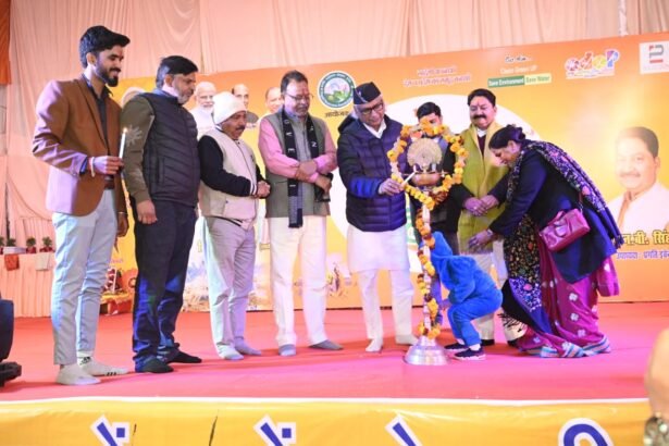 लखनऊ में 18वें यूपी महोत्सव का भव्य उद्घाटन, सुंदरकांड पाठ और संगीतमय कार्यक्रम में श्रद्धालु और कलाकारों की भागीदारी