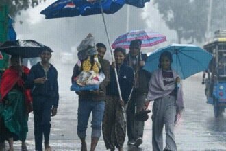 दिल्ली में बारिश और जम्मू-कश्मीर व हिमाचल प्रदेश में बर्फबारी के कारण बदला मौसम