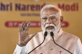 प्रधानमंत्री नरेंद्र मोदी बेटी बचाओ बेटी पढ़ाओ अभियान के 11वें वर्ष अवसर पर भाषण देते हुए