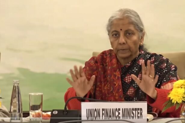 आर्थिक समीक्षा 2025-26 में शिक्षा क्षेत्र की प्रगति पर वित्त मंत्री निर्मला सीतारमण
