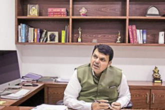 कृषि में आर्टिफिशियल इंटेलिजेंस और निवेश को बढ़ावा देने पर भाषण देते मुख्यमंत्री