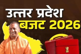 उत्तर प्रदेश विधानसभा में वित्त मंत्री सुरेश कुमार खन्ना द्वारा 9.12 लाख करोड़ रुपये का बजट पेश करते हुए, सदन में मौजूद मुख्यमंत्री योगी आदित्यनाथ और अन्य सदस्य।