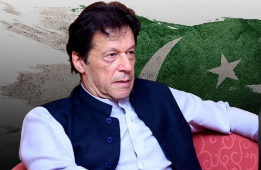 पूर्व प्रधानमंत्री इमरान खान अडियाला जेल में बैठे हुए, उनकी दाहिनी आंख लगभग 85 फीसदी खराब होने की रिपोर्ट सामने आई, पाकिस्तान सुप्रीम कोर्ट ने जांच का आदेश दिया