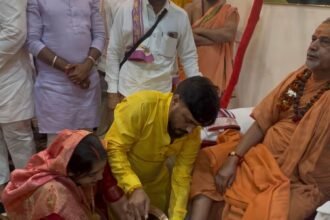 शारदा पीठ के शंकराचार्य सदानंद सरस्वती महाराज छिंदवाड़ा प्रवास के दौरान सार्वजनिक संबोधन करते हुए