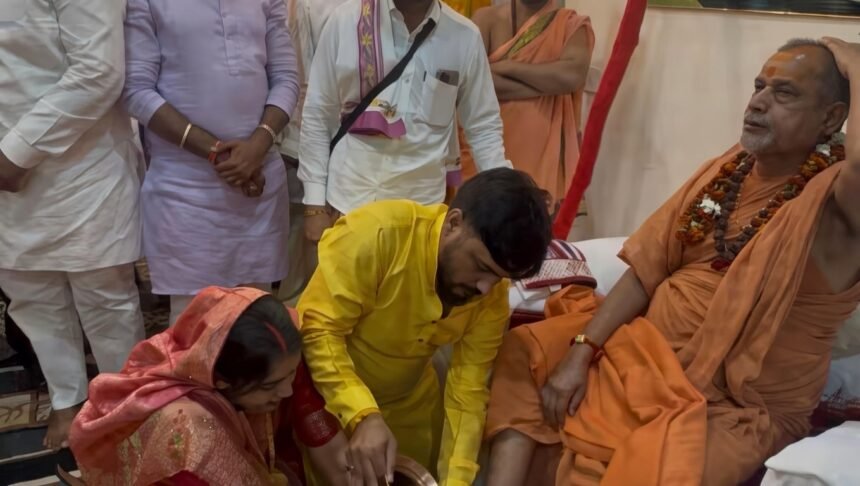 शारदा पीठ के शंकराचार्य सदानंद सरस्वती महाराज छिंदवाड़ा प्रवास के दौरान सार्वजनिक संबोधन करते हुए