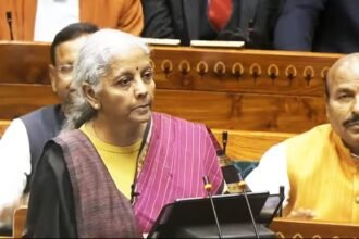 लोकसभा में बजट 2026 प्रस्तुत करतीं वित्त मंत्री निर्मला सीतारमण